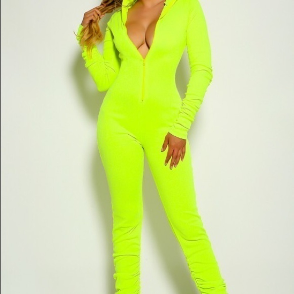 𝅺green long sleeve Ruched jumpsuit. Thick material .